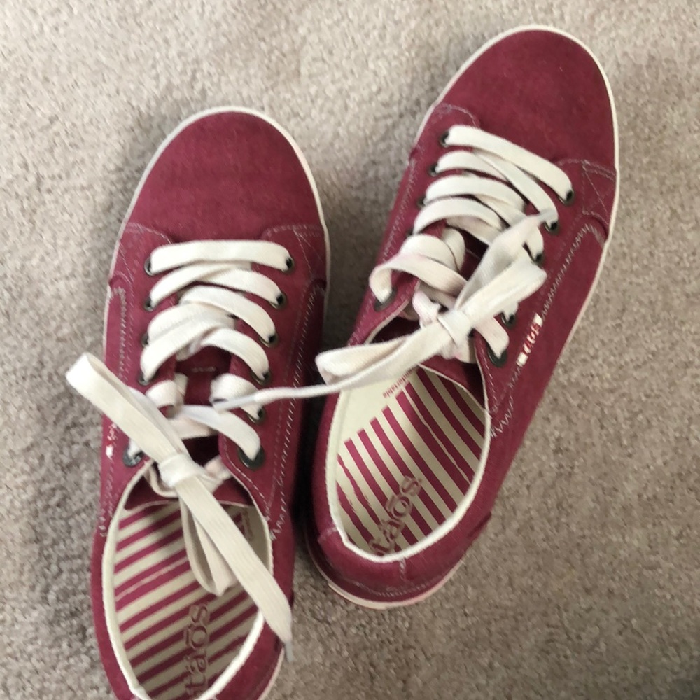 Casual shoes